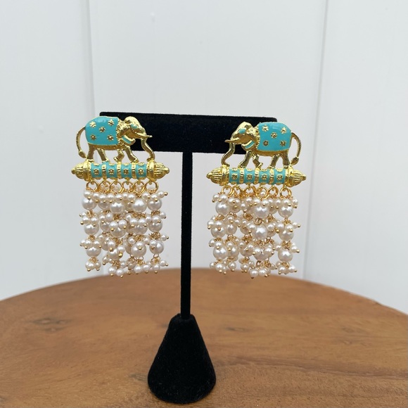 Blue Kundan Meenakari Earrings - Picture 3 of 7